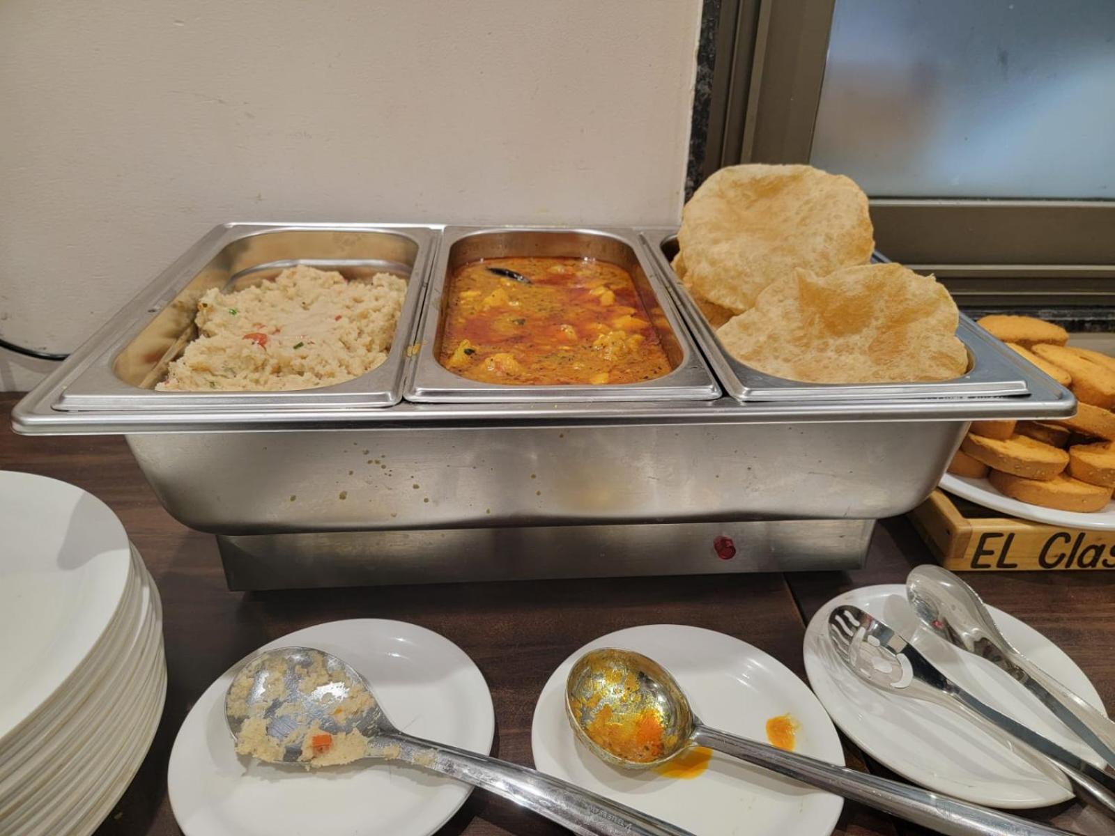 Hotel El Classico Rajkot Buitenkant foto