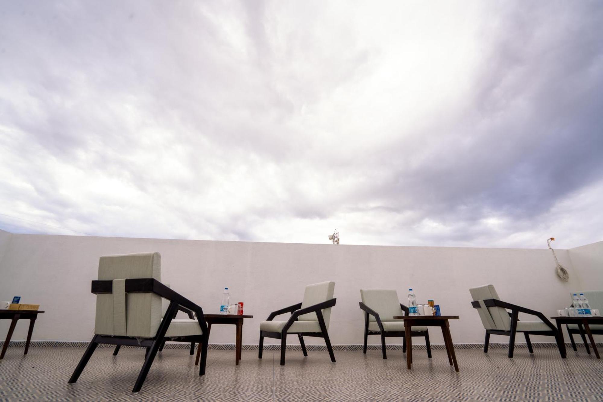Hotel El Classico Rajkot Buitenkant foto