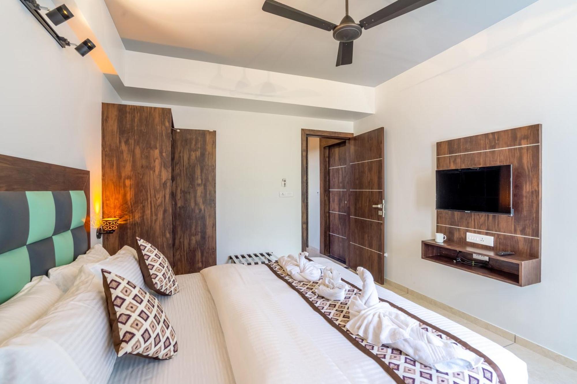 Hotel El Classico Rajkot Buitenkant foto